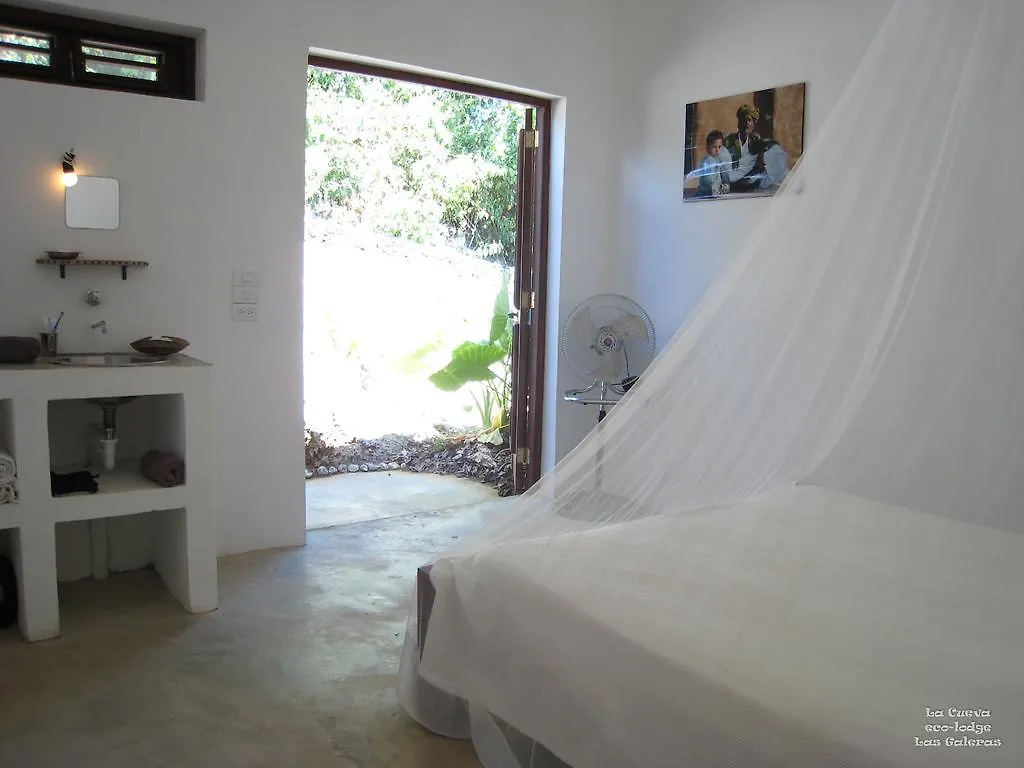 La Cueva Eco-Lodge Las Galeras 0*,